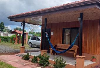 R  sticas Dani & Fam has Balcony rooms