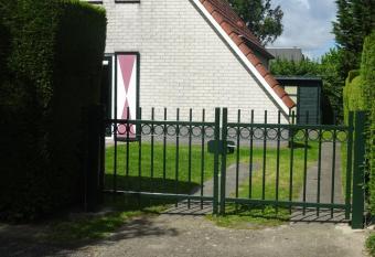 Kustverhuur, Park Schoneveld, Zeemeeuw 164 allows 18 year olds to book a room