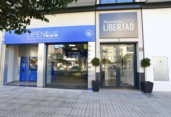 Alojamientos Libertad has Balcony rooms