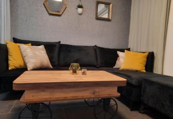 at allen s house has Balcony rooms