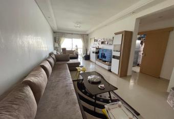 Appartement chic et ensoleill   has Balcony rooms