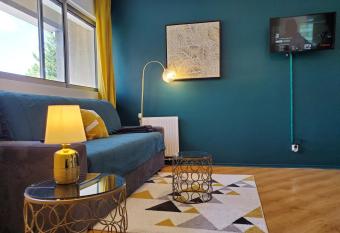 CHARMANT STUDIO   NETFLIX   CANAL+   CANAL SAT   PARKING    allows 18 year olds to book a room