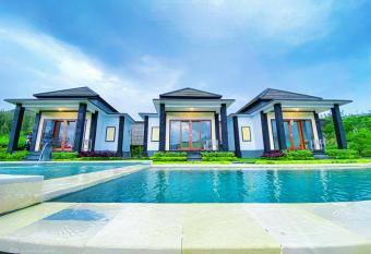 Bali Astetic Villa and Hot Spring has Balcony rooms