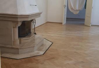 Private room in shared luxurious palace like apartment with 2 bathrooms including whirlpool and virtual reality has Balcony rooms