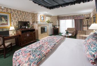 Ascot Inn at the Rock has Balcony rooms