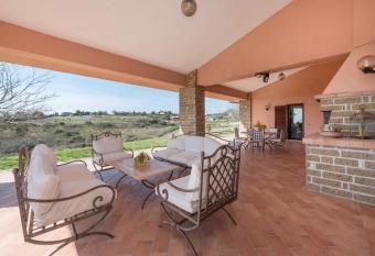 Villa del Sole Cerveteri Necropolis has Balcony rooms