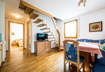 Issingerhof App 3 has Balcony rooms