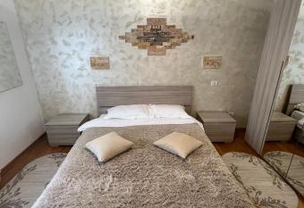 Apartament Crina has Balcony rooms