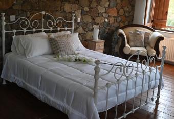 MORFEAS (THEA VOUNO) has Balcony rooms