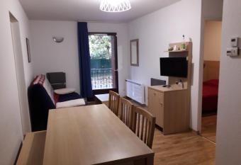 LES JARDINS DE RAMEL has Balcony rooms