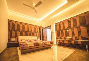 Silver Stone Bungalows has Balcony rooms