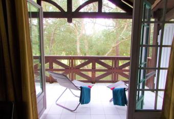 CHARMING APT with BALCONY and GOLF VIEW has Balcony rooms