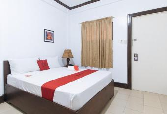 RedDoorz @ Marifa Hotel Angeles Pampanga allows 18 year olds to book a room