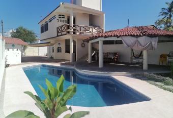 Color Inn Casa De Playa has Balcony rooms