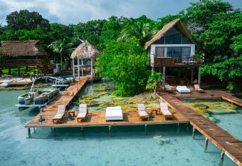 Xoot Kaana Villa Vista Laguna allows 18 year olds to book a room