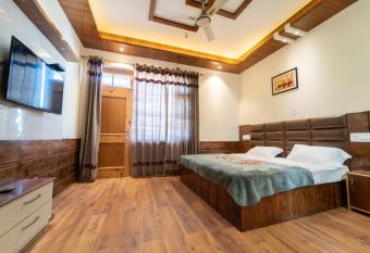 Mathan View Homestay has Balcony rooms