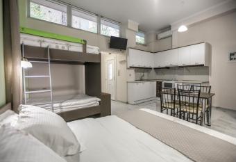 Del Sol #3 Meteora Luxurious Family Suites has Balcony rooms