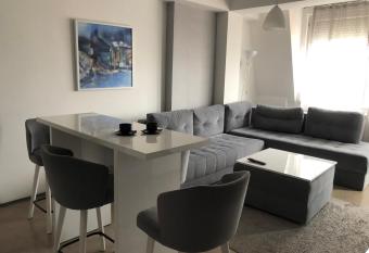 Cozy apartment in the city center allows 18 year olds to book a room