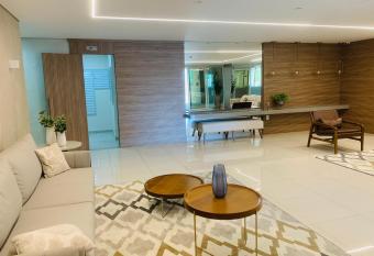 Apartamento na Praia Grande allows 18 year olds to book a room