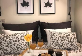 Zeus Royal Maisonette has Balcony rooms