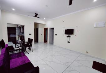 Floral Service Apartments has Balcony rooms