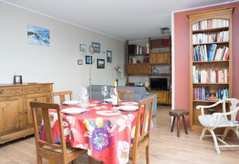 EXIGEHOME Grand T2 proche Paris Porte d Orl  ans has Balcony rooms