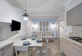 Victoria Apartments Maiolica has Balcony rooms