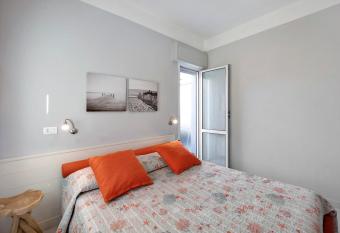 Victoria Apartments Mediterraneo has Balcony rooms