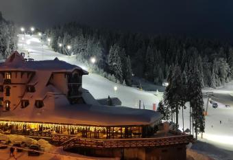 Snje  na Vila has Balcony rooms