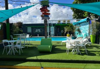 Nomada Beach Hostel- Isla Verde allows 18 year olds to book a room