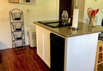 Nugget Place-Includes three separate two bedroom units near Mendenhall Glacier-DISCOUNTS ON TOURS! allows 18 year olds to book a room