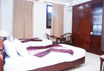 ALL SEASONS HOTEL has Balcony rooms