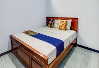 SPOT ON 90797 Sukun Syariah Homestay allows 18 year olds to book a room