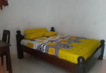 OYO 90810 Ravaya Homestay allows 18 year olds to book a room