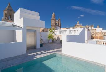 Boutique Hotel Cordial La Ni  a de Vegueta allows 18 year olds to book a room