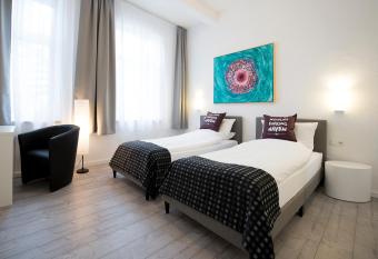 Hotel Keil allows 18 year olds to book a room