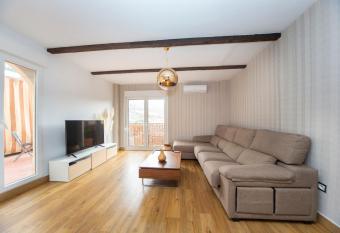 Rinc  n de Bruno y Duque allows 18 year olds to book a room