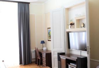 GoldStar Osijek allows 18 year olds to book a room