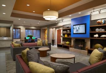 Courtyard by Marriott Toronto Downtown has Balcony rooms