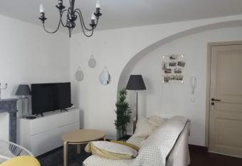 Magnificent Appt In Avignon has Balcony rooms