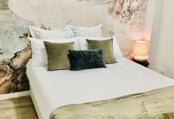 Marqu  s d Aveiro Suite has Balcony rooms