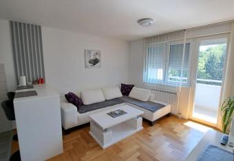 Apartman Dreams has Balcony rooms