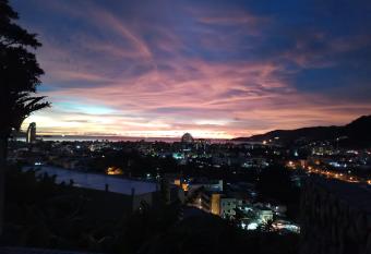 Seaview Villa Patong             3          5                   4BDR Pool has Smoking/Balcony rooms