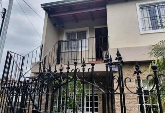 Departamento zona Ruta 20 Mellizos allows 18 year olds to book a room