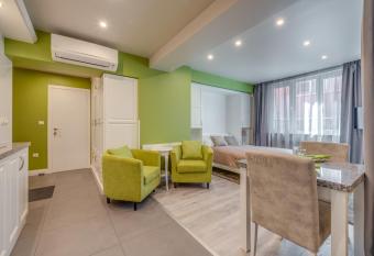 R & R Apartments allows 18 year olds to book a room