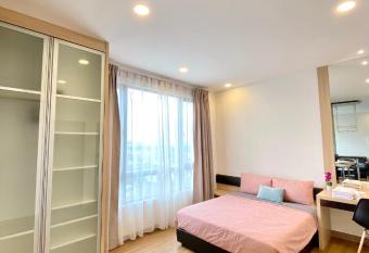 Dream Suite 2 - Landmark Residence 1, High Floor, Nice view, Wi-Fi & Tv Box has Balcony rooms