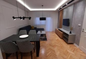 Apartman GENEVA has Balcony rooms