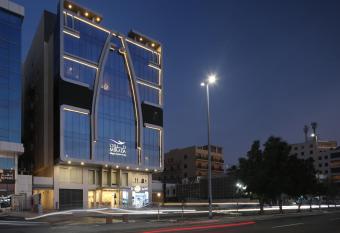 Mirada Purple - Zahra allows 18 year olds to book a room