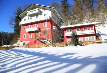 G  stehaus Alpina has Balcony rooms