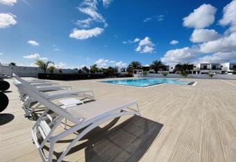 Lightbooking Senator Costa Teguise has Balcony rooms